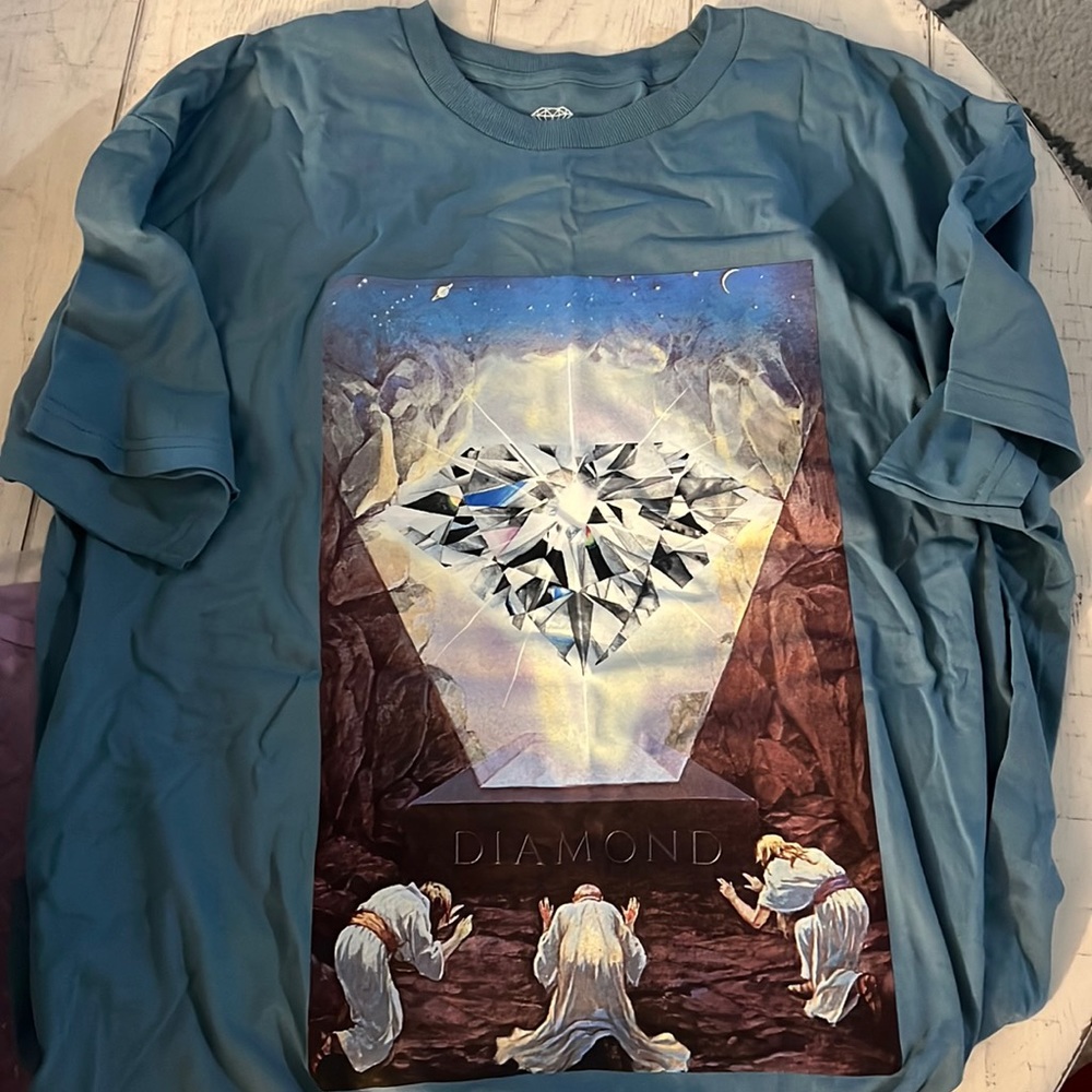 Diamond supply T shirt size L